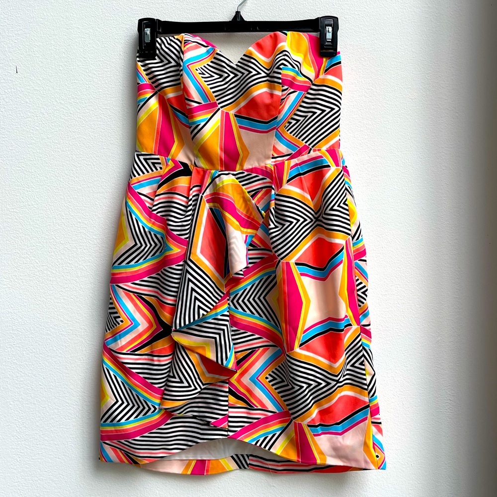 BLUEJUICE. Geometric mini strapless dress